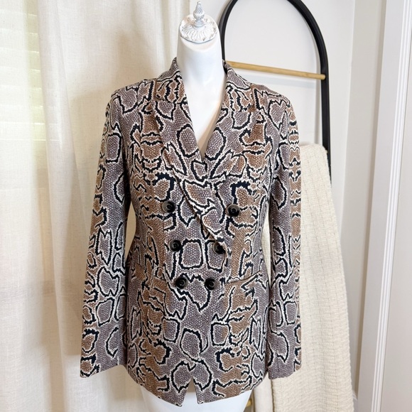 Cabi Womens Python Print Blazer 4 Snake Neutral Double Breasted Chic Fall Layer - Picture 2 of 8